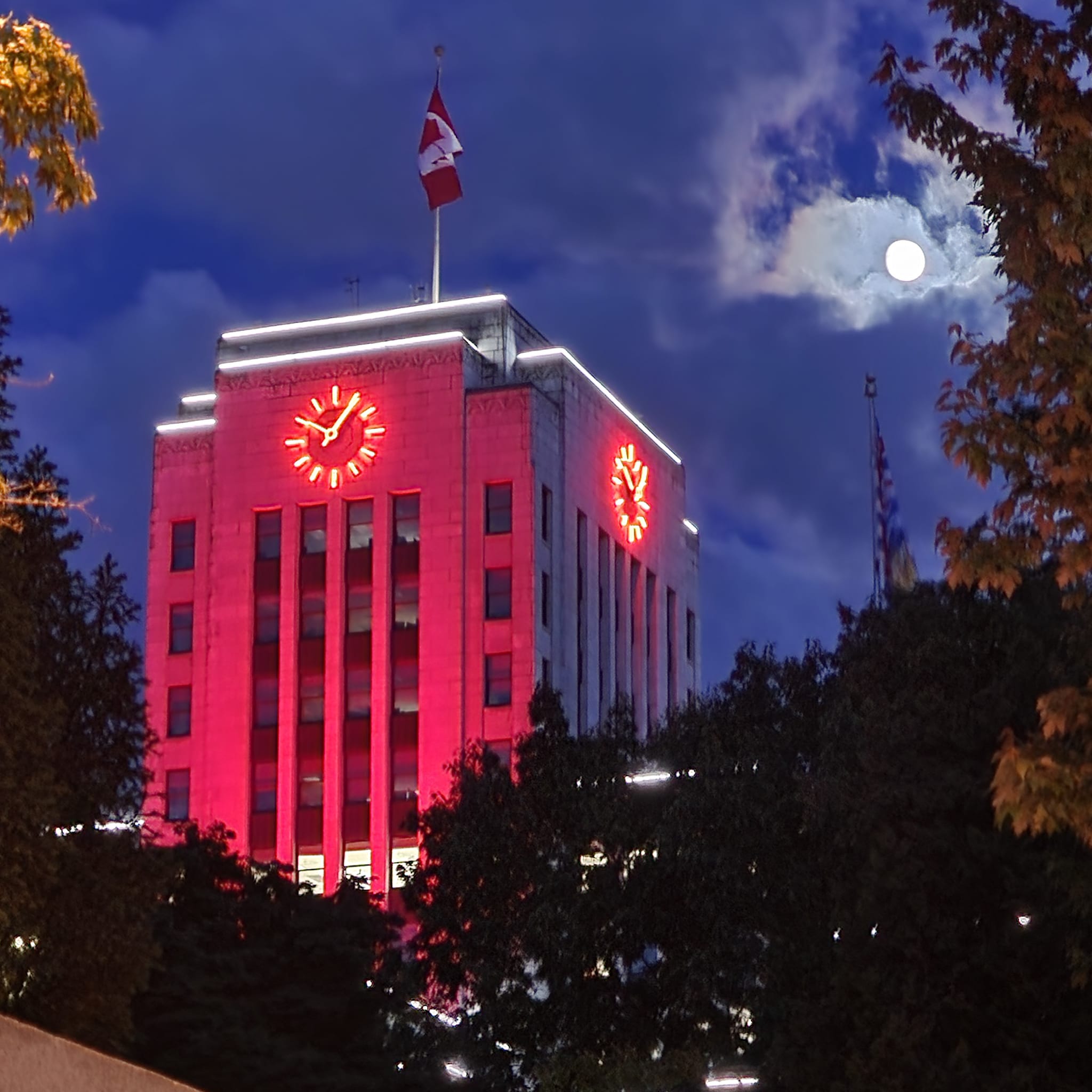 Vancouver City Hall lights up red for RUM 2022. Photo: Louise Boilevin